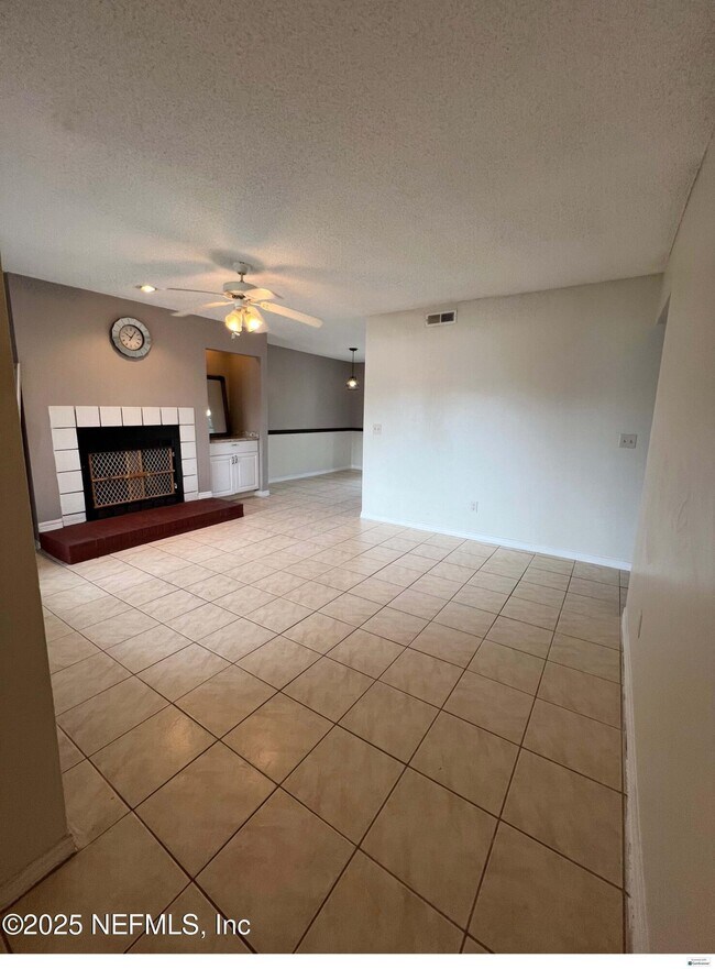 Building Photo - 10200 Belle Rive Blvd