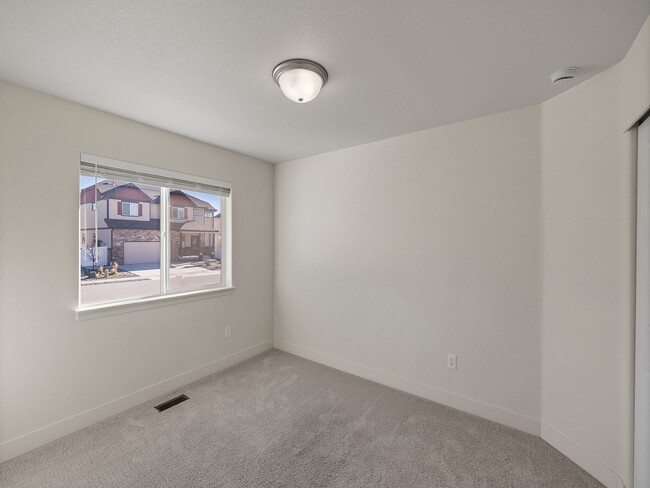 Building Photo - Excellent Home in Great Johnstown Area Available For Quick Move-In!