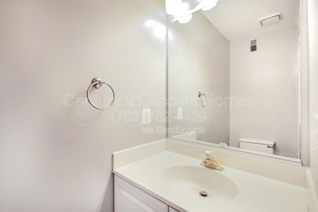 Building Photo - 20964 Promontory Square