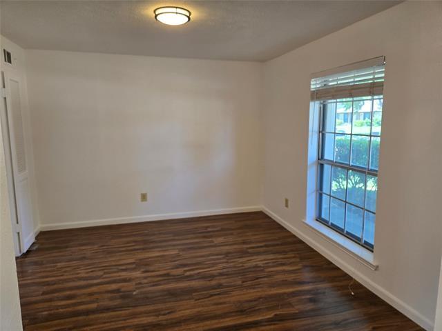Building Photo - 1712 Syracuse Dr
