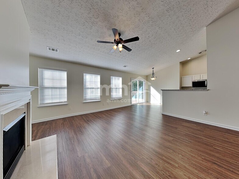 Building Photo - 78 Red Maple Way