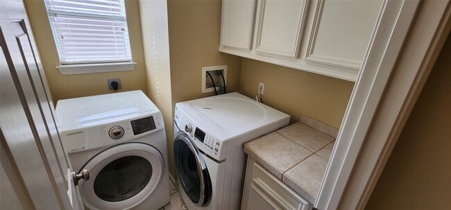 Building Photo - 317 Birdsall St
