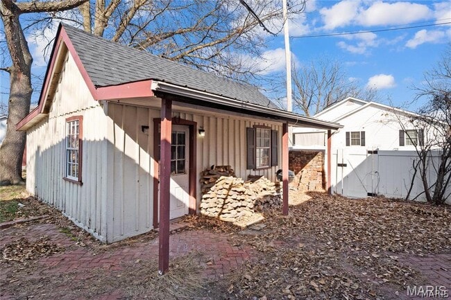 Building Photo - 301 W Laurel St