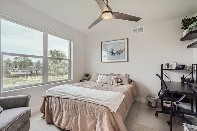 Building Photo - New Townhome with Private Patio