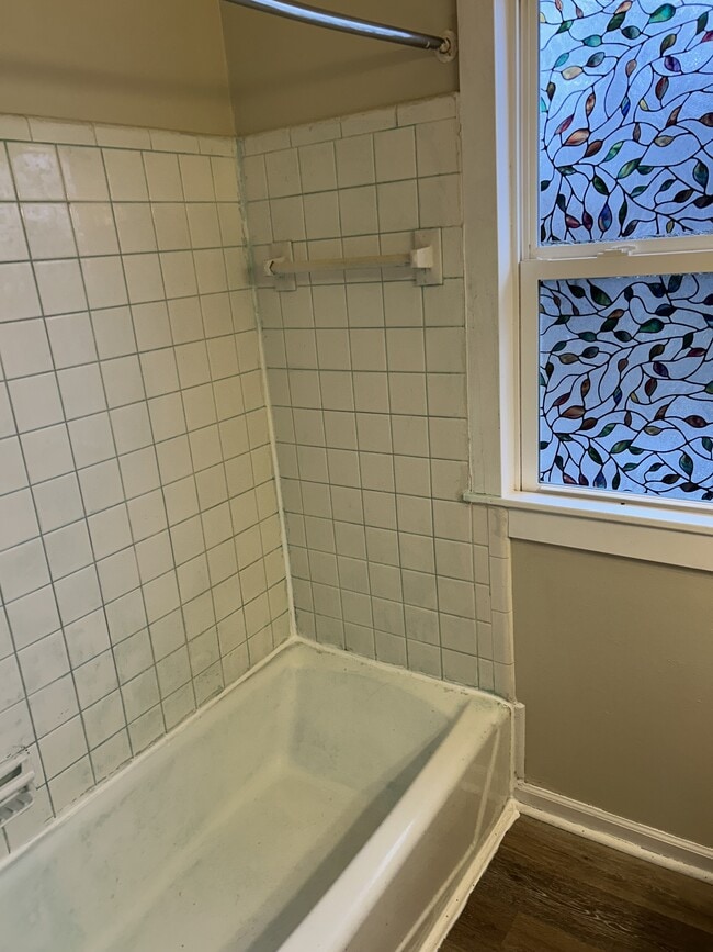 Building Photo - 1138 Ferndale Ave