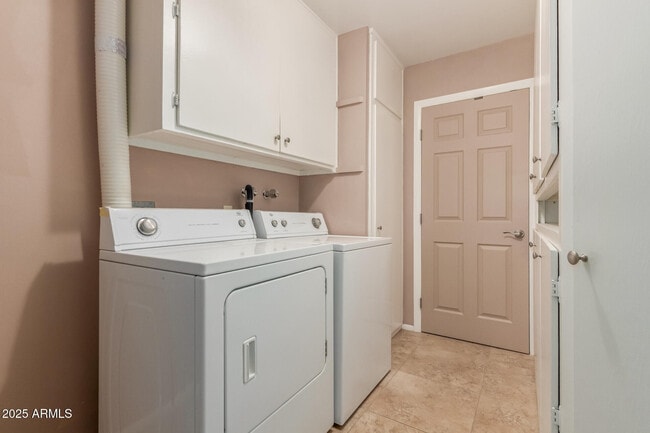 Building Photo - 13827 N Tan Tara Dr