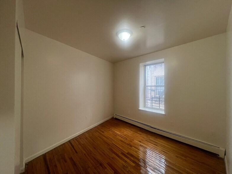 Building Photo - 9 Fabyan Pl