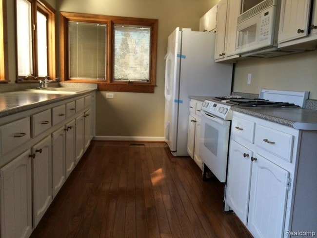 Building Photo - 2770 Colonial Way
