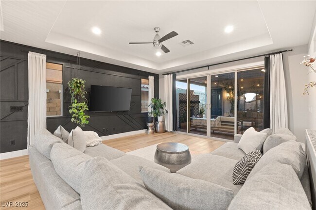 Building Photo - 258 Castellari Dr