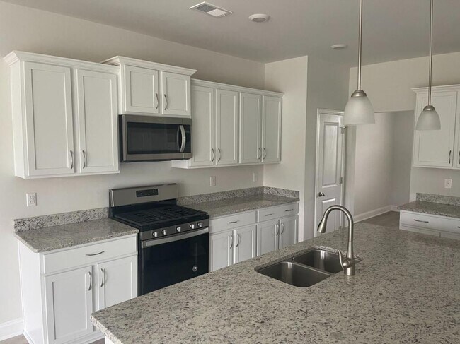 Building Photo - 152 Calhoun Fls Dr