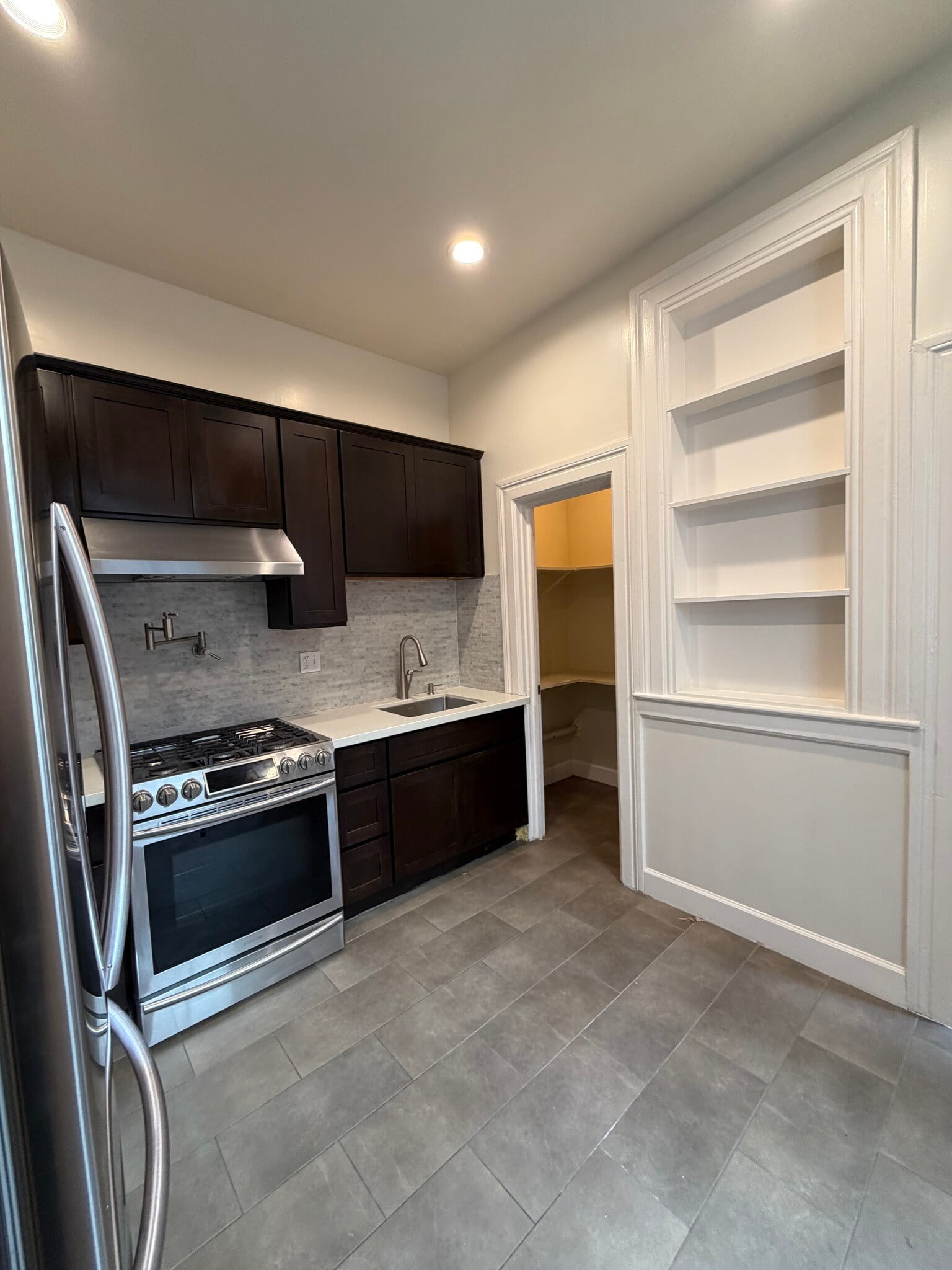 Building Photo - 2394 Bryant St