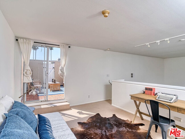 Building Photo - 1133 9th St