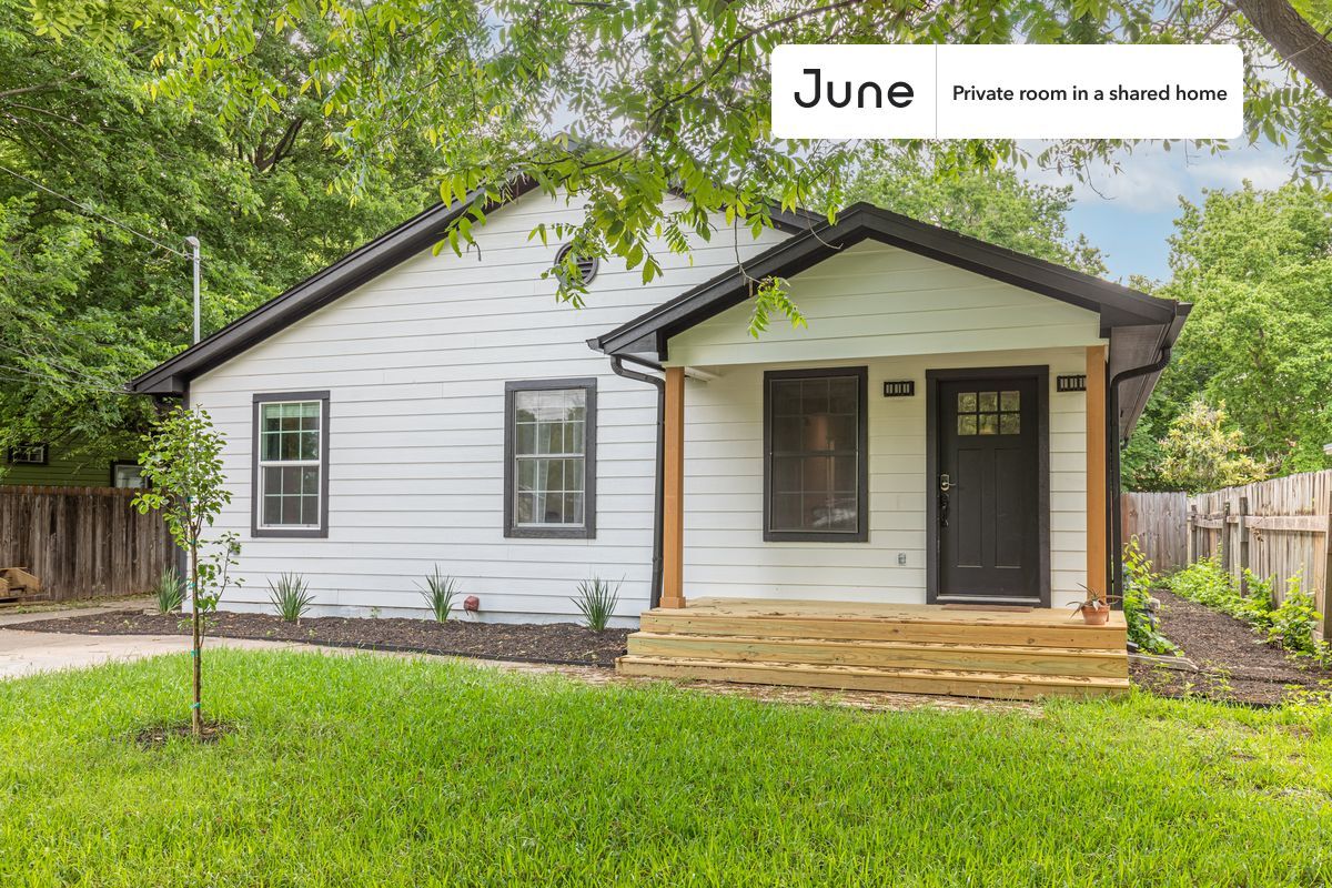 Building Photo - Room in Shared 4 bed/2 bath home