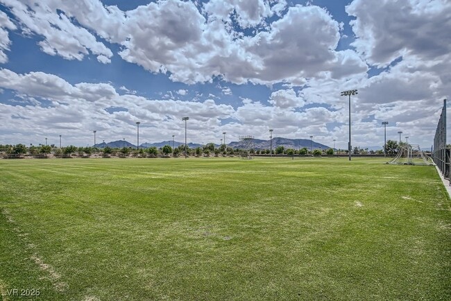 Building Photo - 591 Fox Chase St