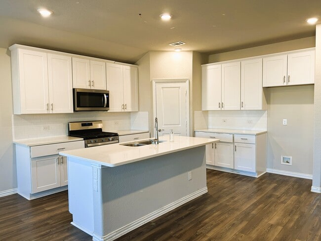 Building Photo - 2128 Proteus Dr