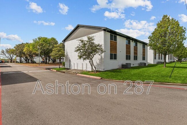 Building Photo - 1301 US-287