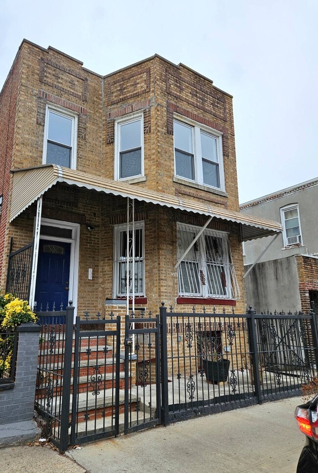 Building Photo - 312 E 26th St