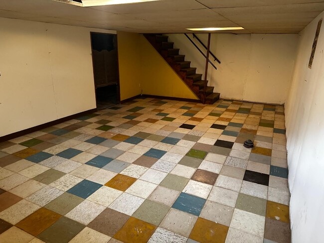 Building Photo - 1581 Biemeret St