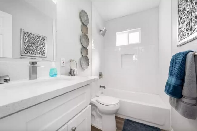 Building Photo - 5 Bedroom Updated Clairemont Home (Perfect...