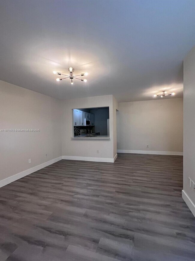 Building Photo - 2745 W 66th St