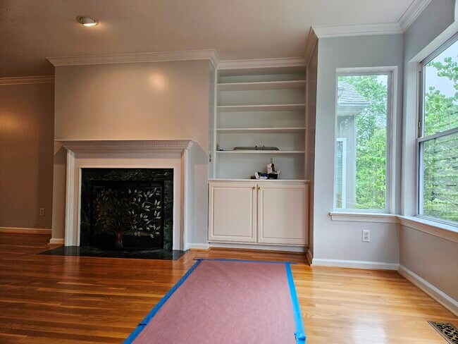 Building Photo - 602 Mockingbird Way