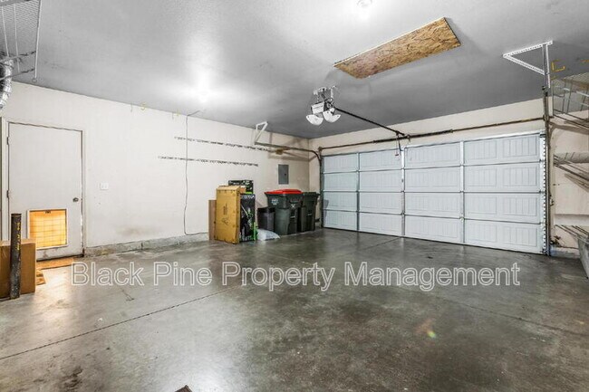 Building Photo - 541 S Canvasback Way