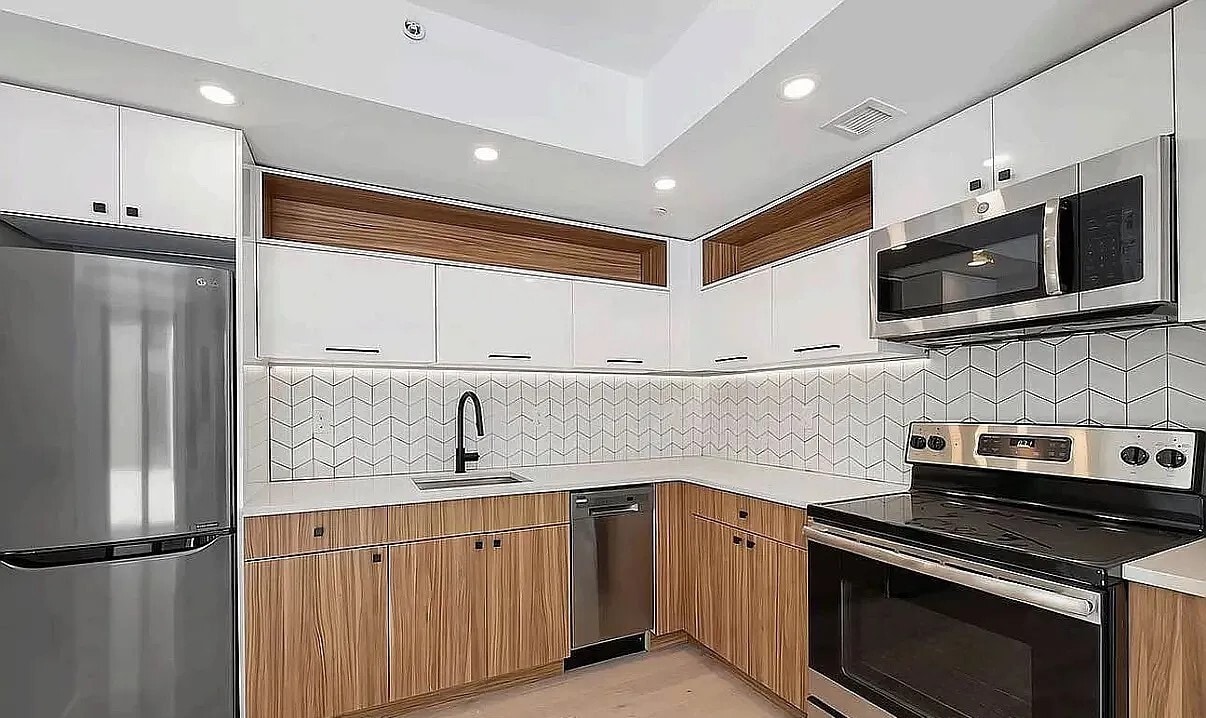 Building Photo - 60 W 125th St