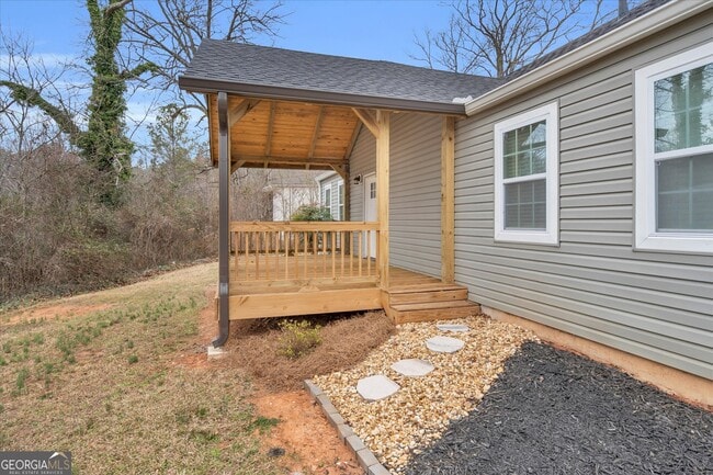 Building Photo - 713 N Lakeshore Dr