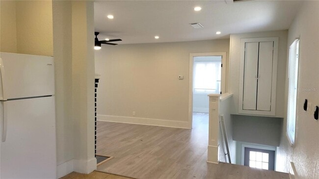 Building Photo - 137 S Stone St