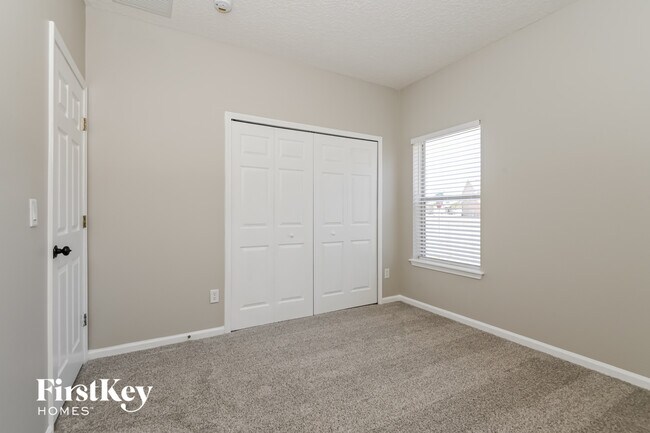 Building Photo - 5184 Johnson Lake Ct