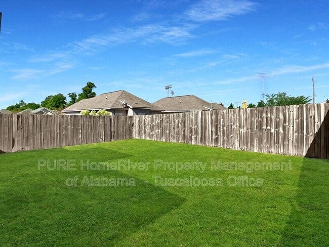 Building Photo - 9750 Moonlight Dr