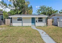 Building Photo - Home For Rent in St Petersburg!