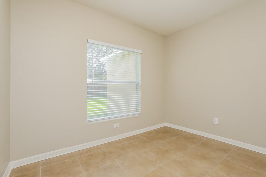 Building Photo - 491 Shirley Dr