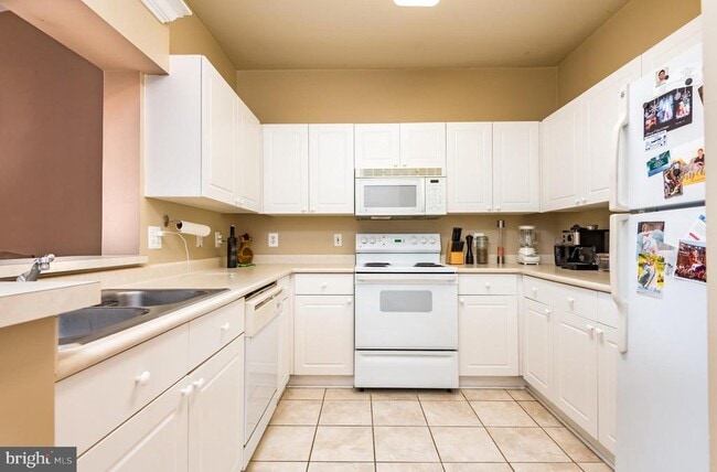 Building Photo - 4551 Strutfield Ln