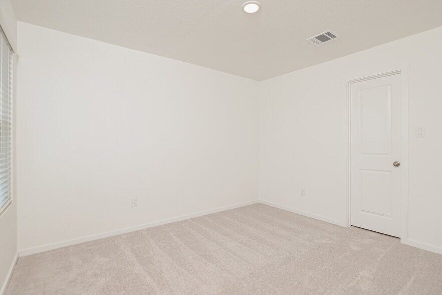 Building Photo - 518 Chevre Rd