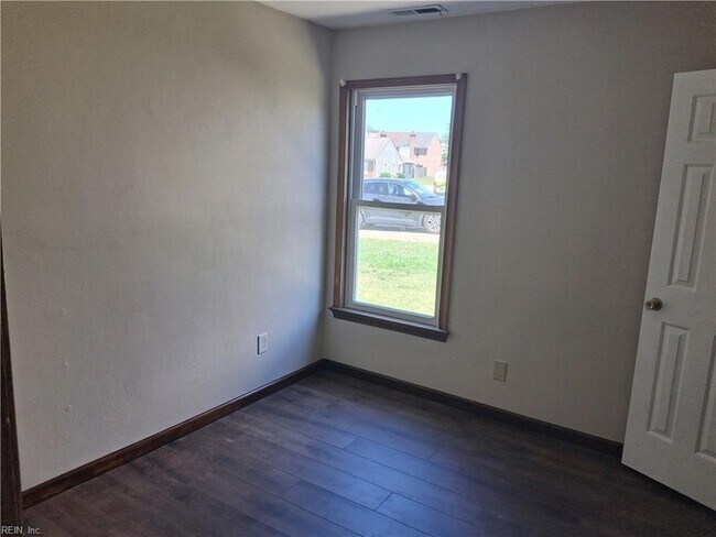Building Photo - 4863 Woods Edge Rd