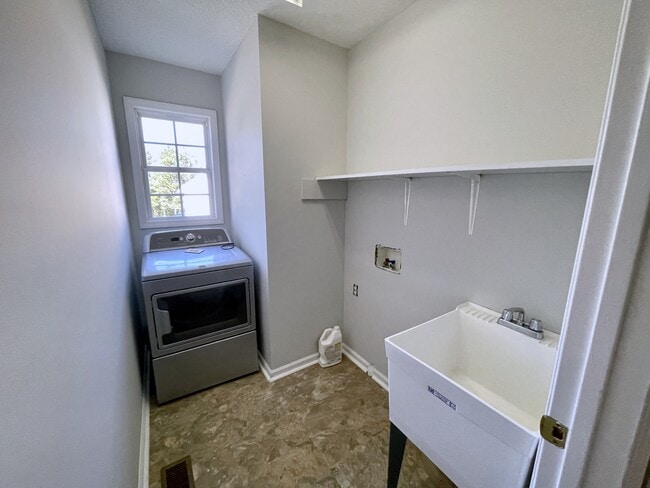 Building Photo - 160 Hunters Ridge