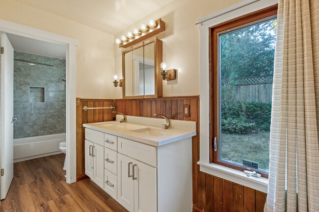 Building Photo - 2319 N 145th St