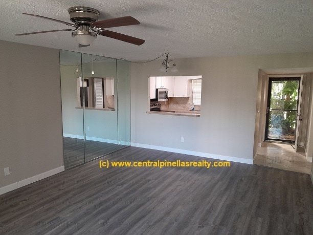 Building Photo - 2400 Winding Creek Blvd