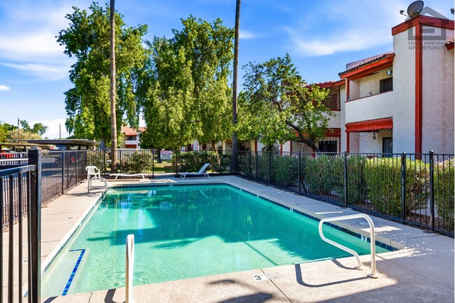 Building Photo - 2Bed/2Bath Second Floor Apartment at McDowell/44th St! Ready For Immediate Move-In! -- SECOND CHA...