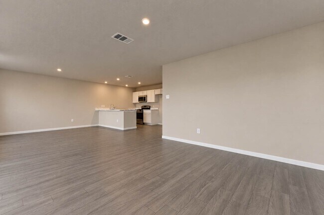 Building Photo - 68 Rd 51026