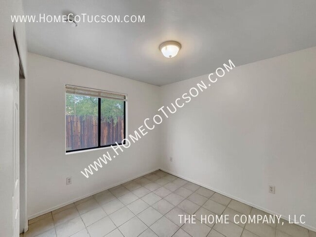 Building Photo - 750 W 41st St