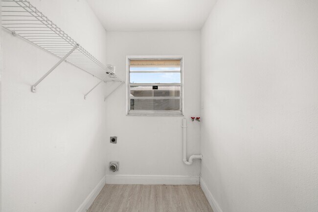 Building Photo - 4119 Tangier St