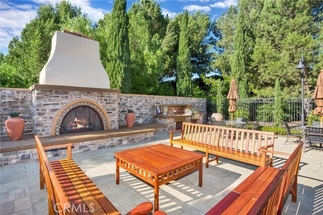 Building Photo - 23 Castlerock