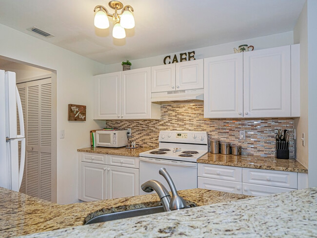 Building Photo - 235 Grand Royale Cir