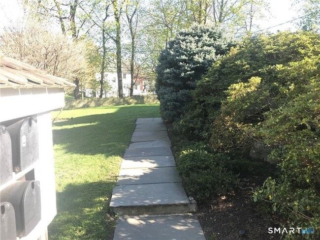 Building Photo - 25 Saugatuck Ave