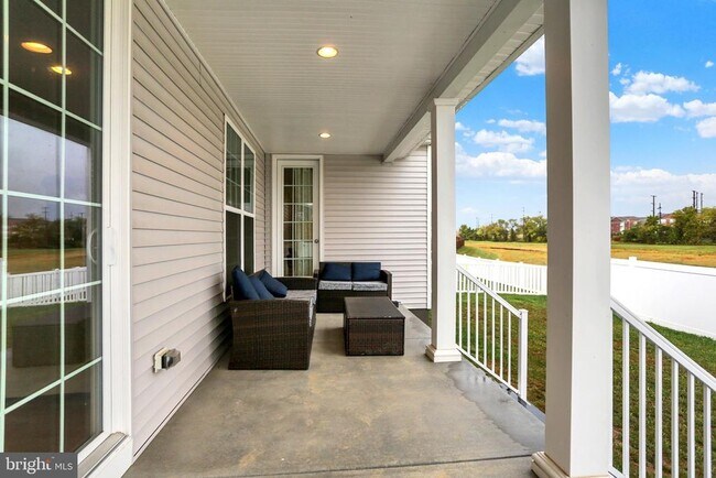 Building Photo - 3113 Bullfinch Ln