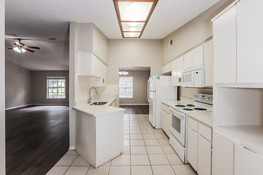 Building Photo - 2461 Statler Ave