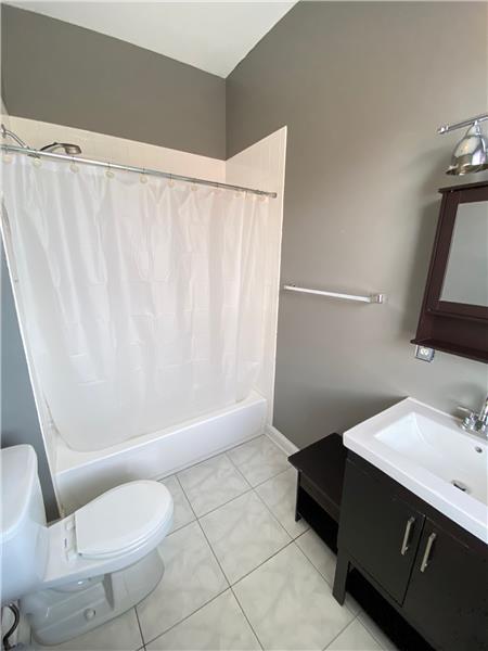 Building Photo - 503 Blair St