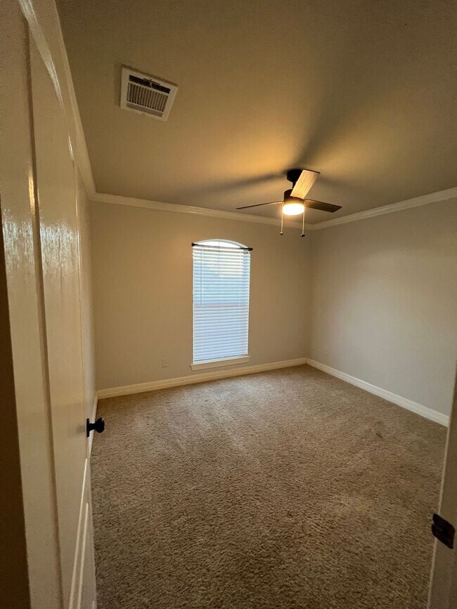 Building Photo - Gated Community close to Barksdale Air For...